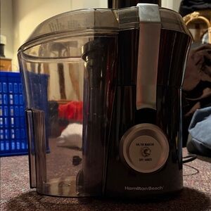 Hamilton Beach Black and Clear Juice Extractor
